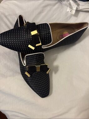 Isaac Mizrahi Black Pointed Loafers with White Dot Pattern and Gold Bow